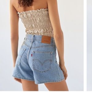 Levi’s High Loose High-Waisted Light Wash Denim Shorts (size 29)